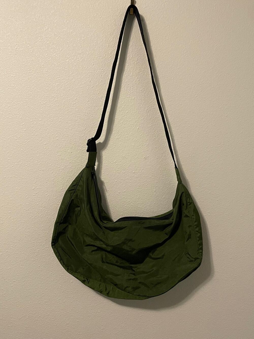 BAGGU Crescent Crossbody Bag Large Green Nylon Zip Hobo Unisex Shoulder Casual